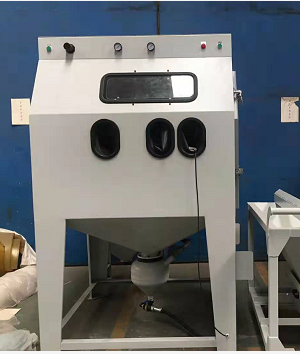 無錫迪砂非標定制三工位推車轉(zhuǎn)盤加壓式噴砂機！省時省力!操作簡單